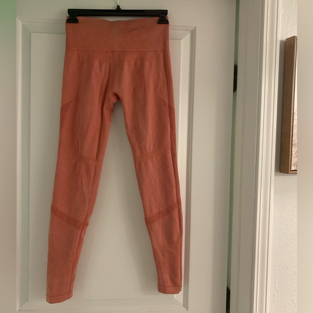 Coral ribbed leggings